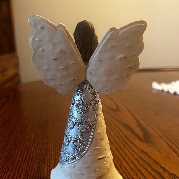 Elements Faith Angel Figurine Holding Cross - Picture 2 of 3